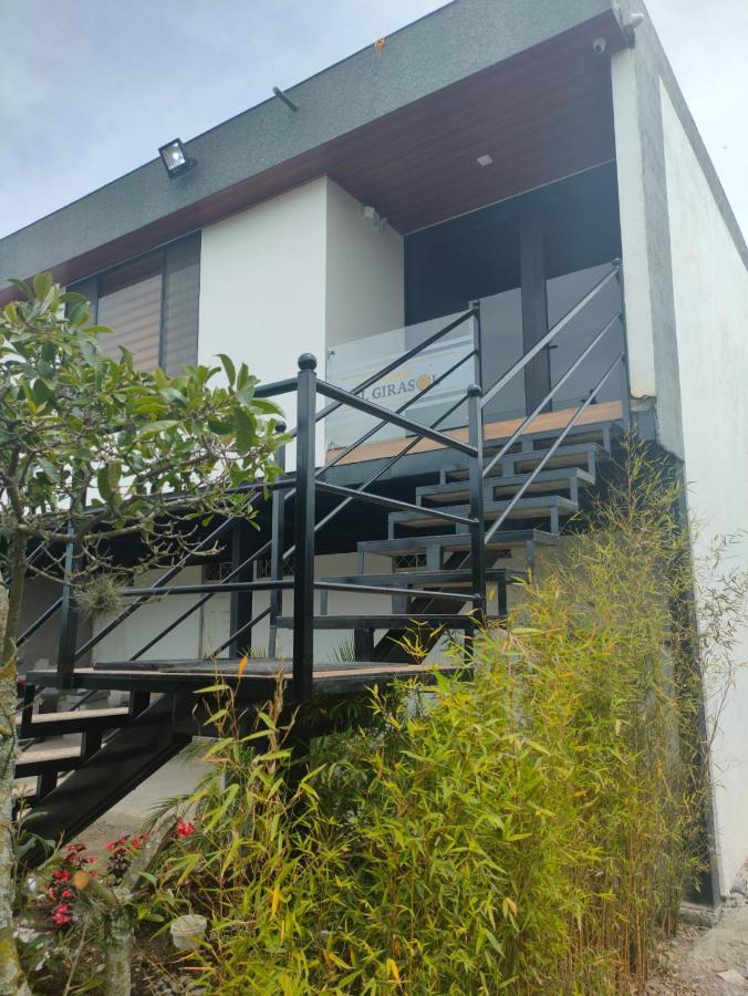 קיטו Hospedaje El Girasol Tababela מראה חיצוני תמונה