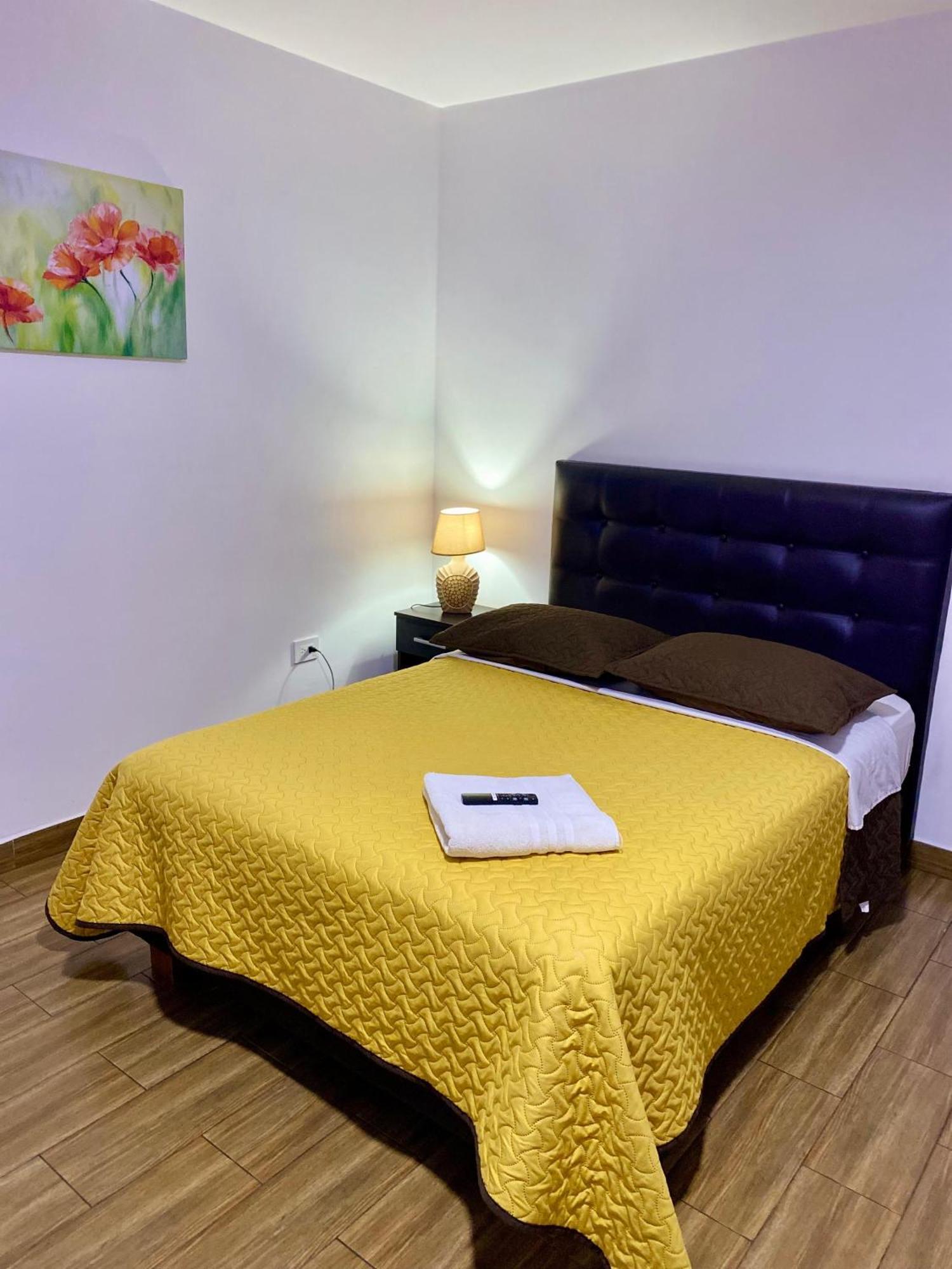 קיטו Hospedaje El Girasol Tababela מראה חיצוני תמונה